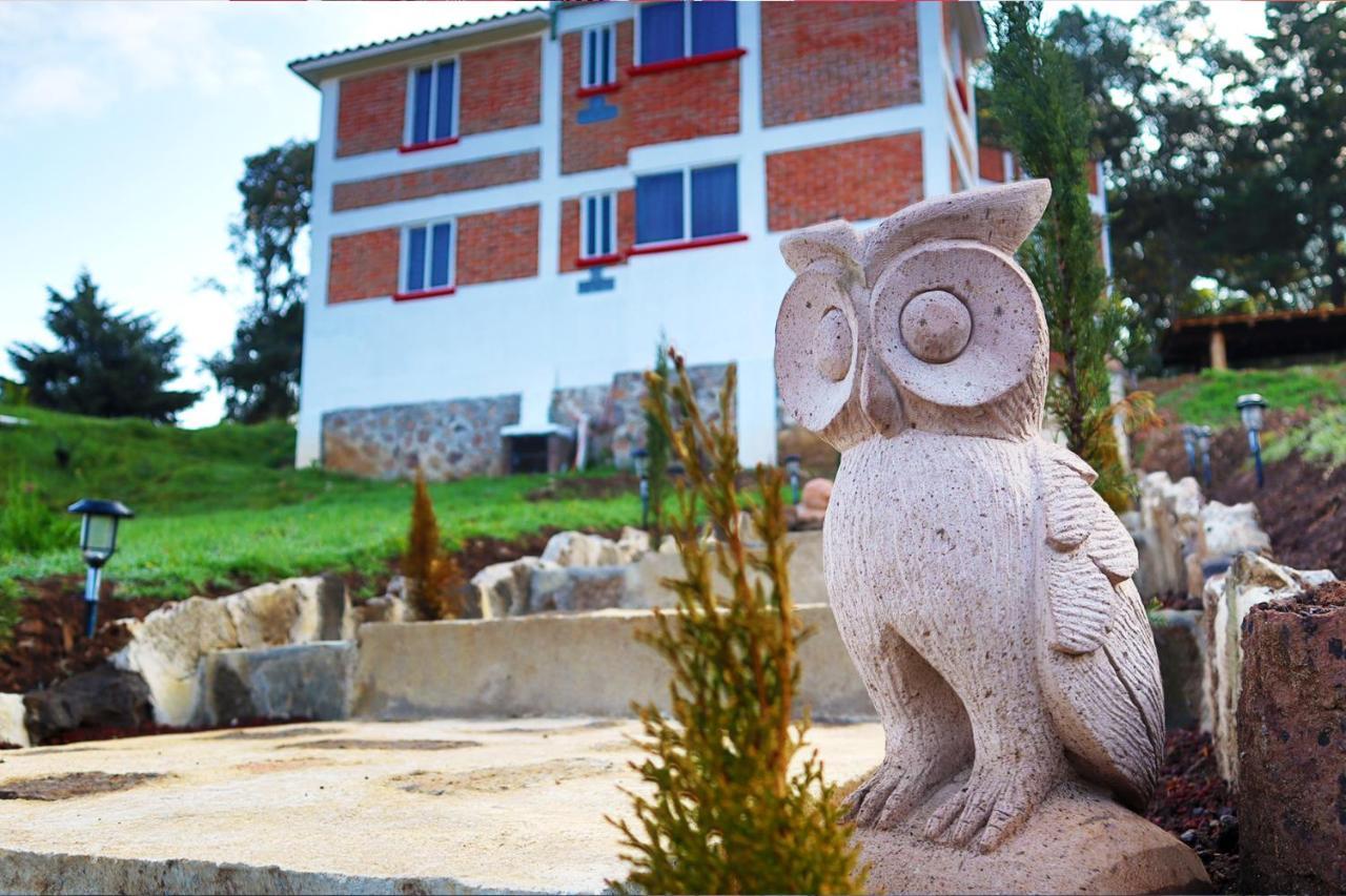 Senda Monarca Senguio Exterior foto